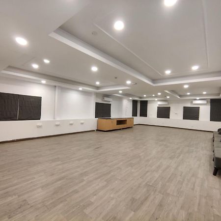 Super Townhouse Habitat New Town Rooms & Party Spaces Calcuta Exterior foto